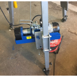 *UDLEJNING* Materialehejs til treben - el-drevet